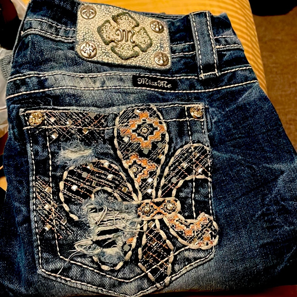 Women’s miss me size 30 capris